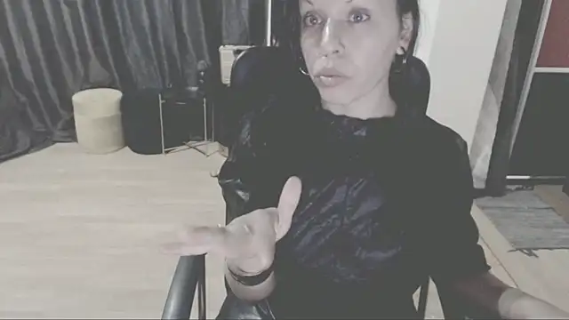 GoldenSasha online show from September 21, 2025, 2:08 pm