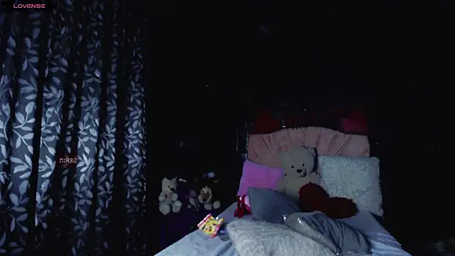 Summer XO online show from January 28, 2025, 4:29 am