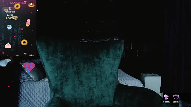 Summer XO online show from December 1, 2025, 2:38 am