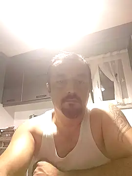 Snapshot of serkan201852 chatting on December 7, 2024, 10:39 pm serkan201852 online show from December 7, 2024, 10:39 pm