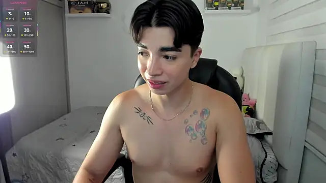 santy7v7 online show from December 20, 2025, 1:29 pm