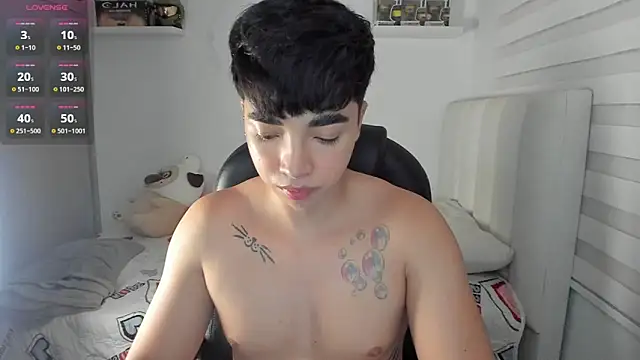 santy7v7 online show from June 2, 2026, 1:35 pm