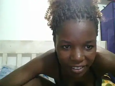 sweetchic  online show from October 19, 2025, 6:52 pm