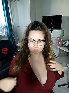 DienkaGreen online show from November 4, 2025, 12:15 pm