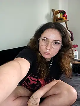 Snapshot of Moxxxie chatting on September 23, 2025, 2:31 pm Moxxxie online show from September 23, 2025, 2:31 pm