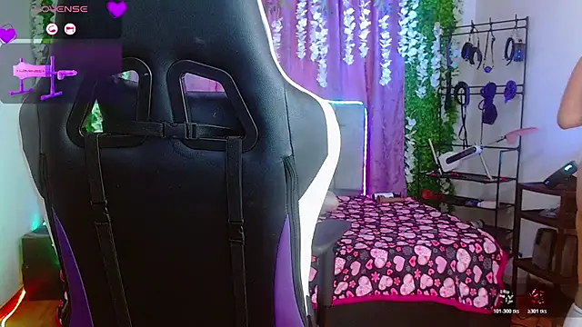 ariana-lopez online show from March 31, 2026, 4:29 pm