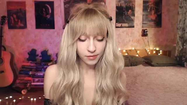 Friendly Ellie online show from January 20, 2025, 11:10 pm