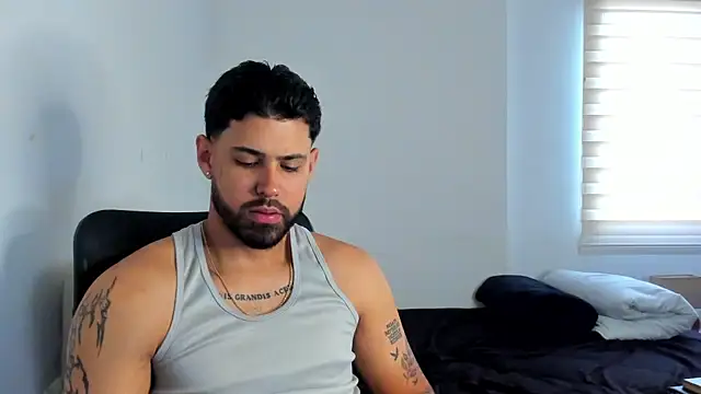 Justyn Torres online show from October 15, 2025, 12:16 pm