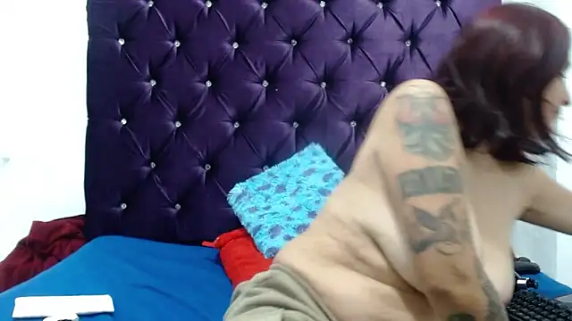 valentinaricothx online show from January 8, 2026, 5:04 pm