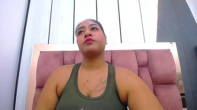 Snapshot of arianna_pearl chatting on May 29, 2026, 12:58 pm arianna pearl online show from May 29, 2026, 12:58 pm