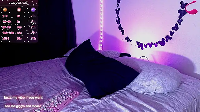 Snapshot of KLOE_MARTINS chatting on February 27, 2026, 8:47 am KLOE MARTINS online show from February 27, 2026, 8:47 am