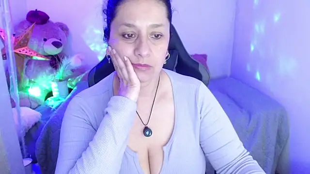 camilalatti online show from March 27, 2026, 12:49 am