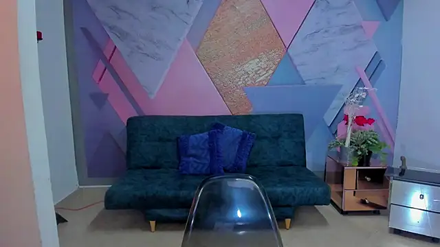 cintiagreyx online show from March 19, 2025, 5:39 pm