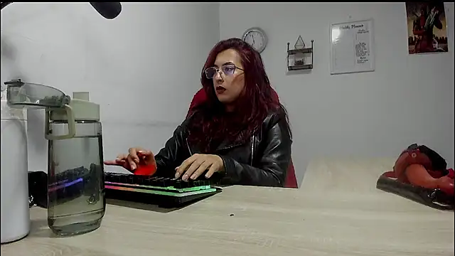 Scarlett Sen online show from February 17, 2025, 3:42 pm