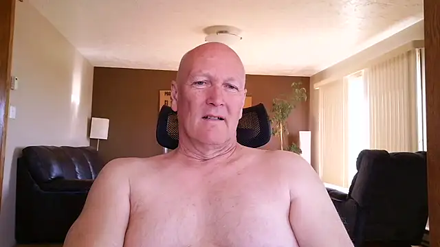 Snapshot of BasicAnt chatting on May 10, 2026, 2:33 pm BasicAnt online show from May 10, 2026, 2:33 pm