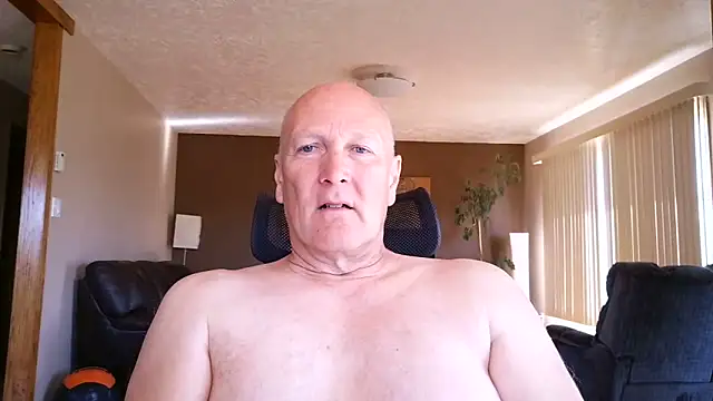 Snapshot of BasicAnt chatting on May 19, 2026, 3:18 pm BasicAnt online show from May 19, 2026, 3:18 pm