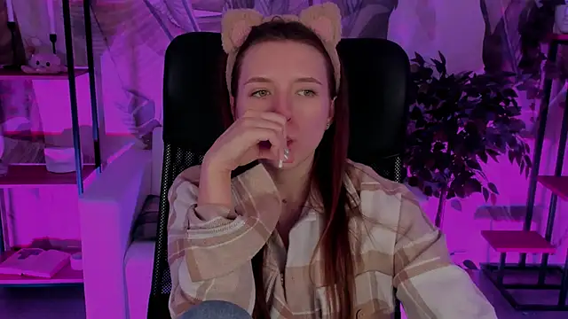 Snapshot of JennyDens chatting on January 3, 2025, 9:04 am JennyDens online show from January 3, 2025, 9:04 am