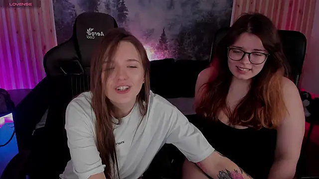 Snapshot of JennyDens chatting on January 11, 2025, 9:47 am JennyDens online show from January 11, 2025, 9:47 am