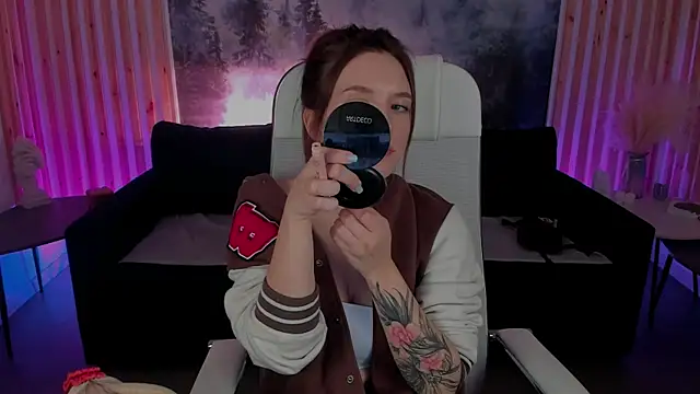 Snapshot of JennyDens chatting on February 10, 2025, 5:47 am JennyDens online show from February 10, 2025, 5:47 am