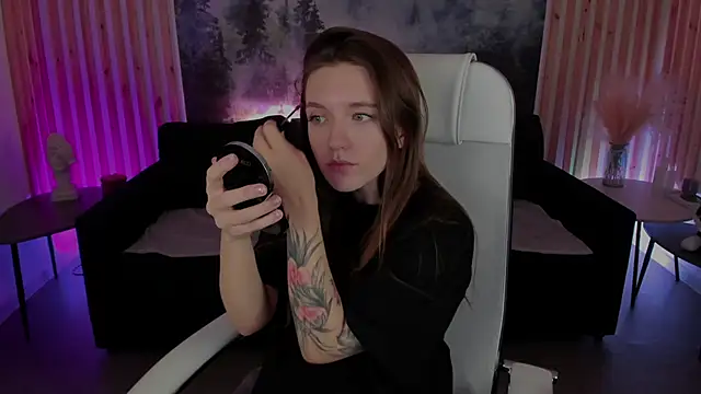 Snapshot of JennyDens chatting on February 26, 2025, 2:37 am JennyDens online show from February 26, 2025, 2:37 am