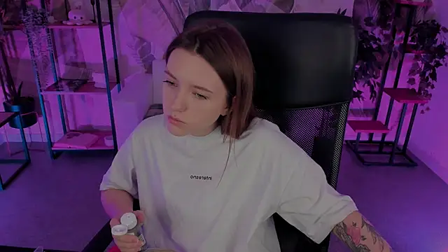 Snapshot of JennyDens chatting on March 13, 2025, 2:27 am JennyDens online show from March 13, 2025, 2:27 am