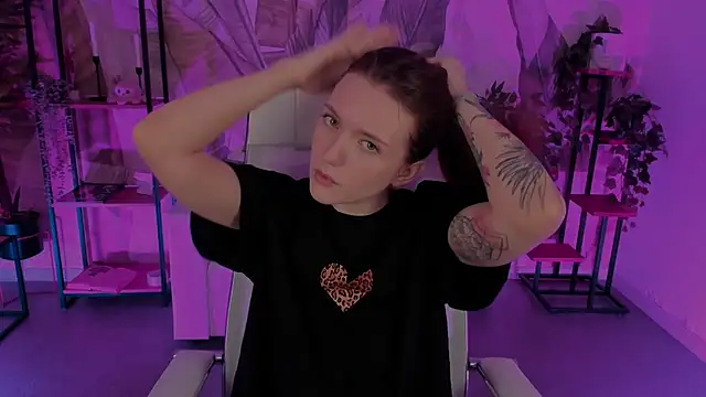 Snapshot of JennyDens chatting on March 19, 2025, 5:52 am JennyDens online show from March 19, 2025, 5:52 am