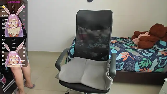 Snapshot of evelyx69x chatting on February 19, 2025, 5:38 pm evelyx69x online show from February 19, 2025, 5:38 pm