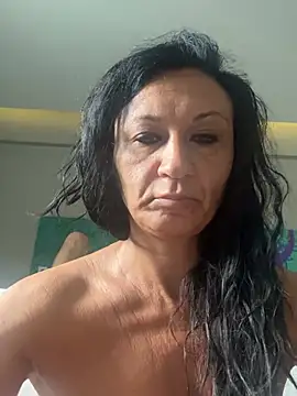 Snapshot of Luna-77 chatting on July 17, 2026, 3:13 am Luna-77 online show from July 17, 2026, 3:13 am