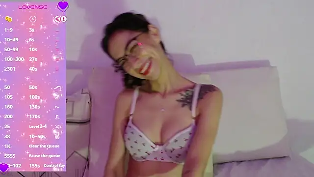 sara  addams online show from December 18, 2024, 8:25 pm