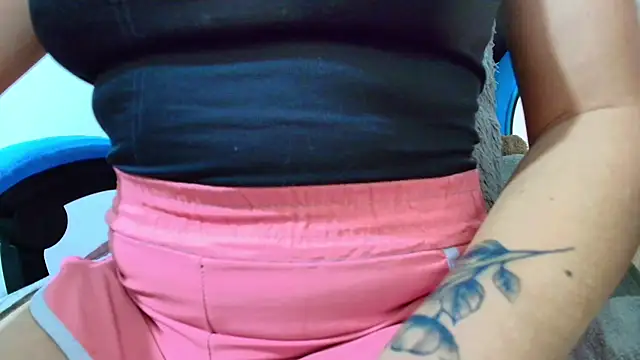 klylls squirt  online show from February 16, 2026, 7:43 pm