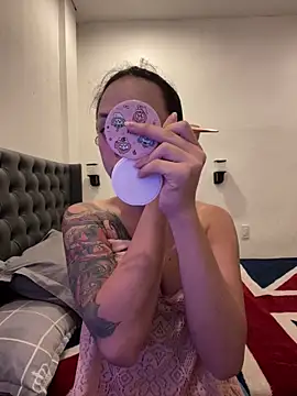 SweetCheska19 online show from April 9, 2026, 4:56 am