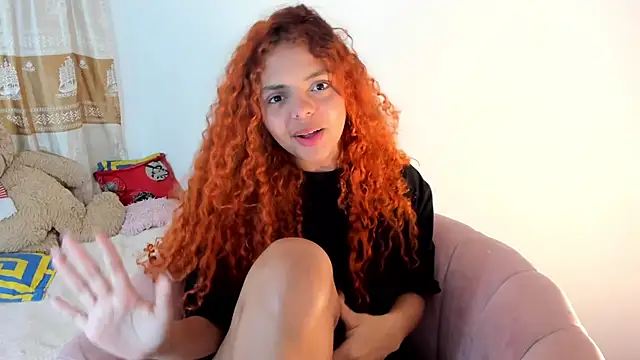 ValienteGirl  online show from January 2, 2025, 2:02 pm