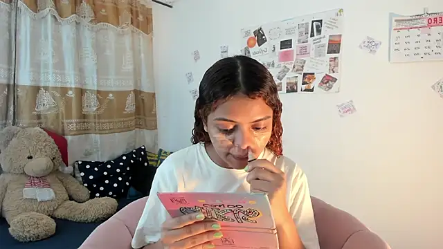 ValienteGirl  online show from January 18, 2025, 3:09 am