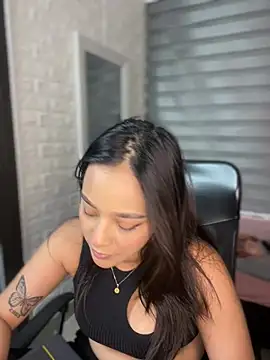 Little Amber6 online show from March 4, 2025, 8:38 pm