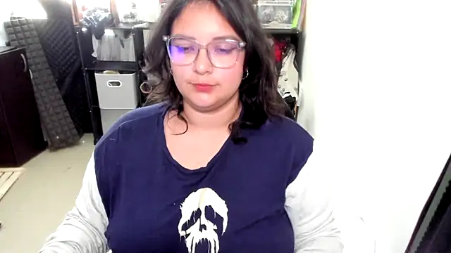 aika-dreams online show from October 28, 2025, 9:39 pm