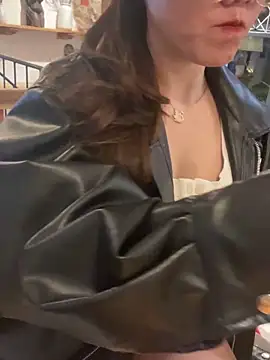 Snapshot of HinaLovely chatting on January 20, 2025, 12:39 pm HinaLovely online show from January 20, 2025, 12:39 pm