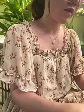 Snapshot of HinaLovely chatting on February 1, 2025, 1:20 pm HinaLovely online show from February 1, 2025, 1:20 pm