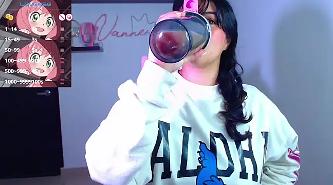 Vannessa  Shy online show from March 17, 2025, 9:23 pm