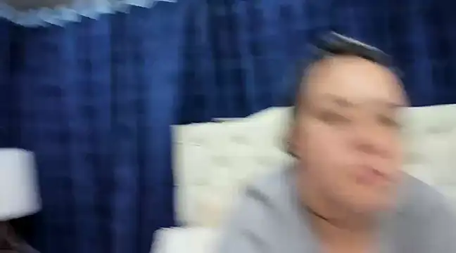 Snapshot of emely_garcia chatting on December 4, 2024, 12:30 am emely garcia online show from December 4, 2024, 12:30 am