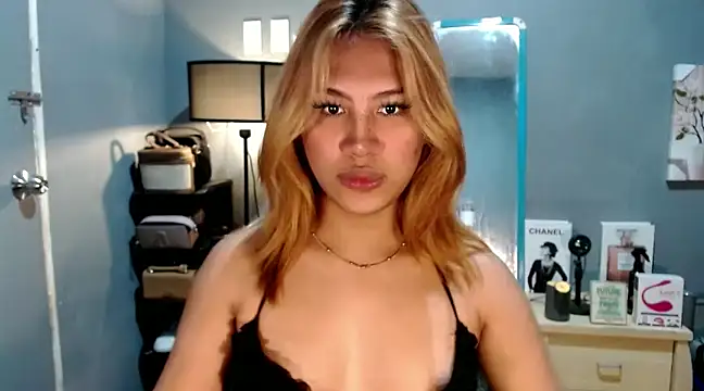 luxxy grand online show from December 15, 2024, 7:21 pm