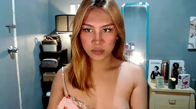 luxxy grand online show from December 19, 2024, 2:24 pm