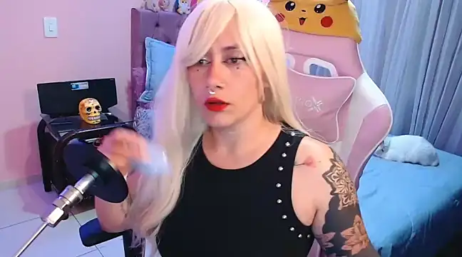 Luna Paris  online show from January 8, 2025, 3:40 am