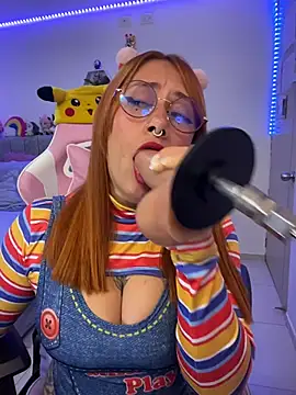 Luna Paris  online show from February 16, 2026, 3:52 pm