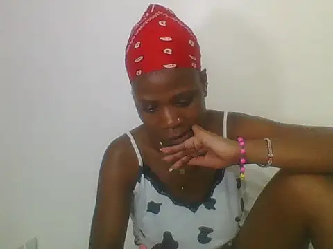 Sweetbaby004 online show from October 13, 2025, 3:01 pm