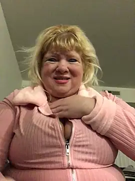 Snapshot of JemJensen30 chatting on February 10, 2025, 8:42 am JemJensen30 online show from February 10, 2025, 8:42 am