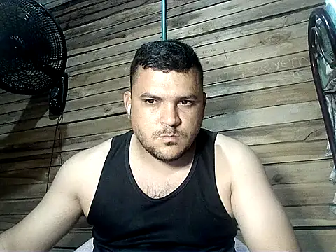 Arcangel 05 online show from April 13, 2026, 4:51 am