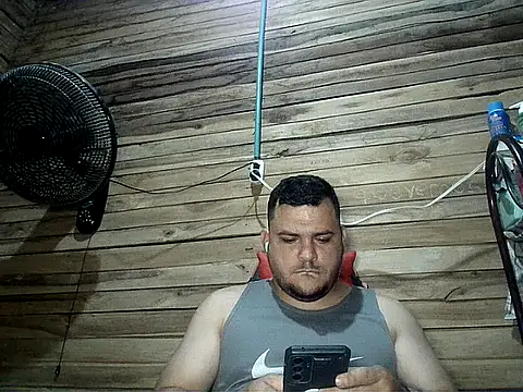 Snapshot of Arcangel_05 chatting on June 25, 2026, 4:12 am Arcangel 05 online show from June 25, 2026, 4:12 am
