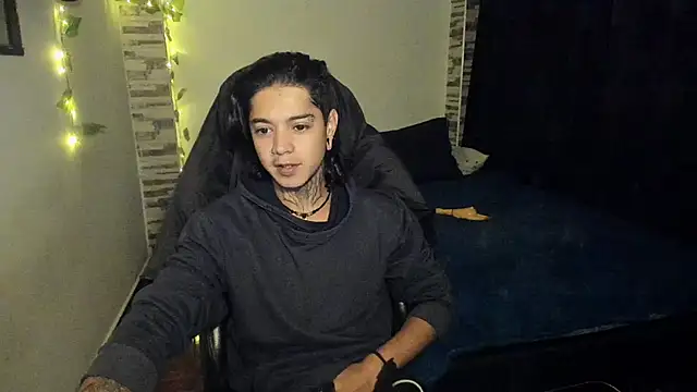 Snapshot of saad_man chatting on October 16, 2025, 5:30 am saad man online show from October 16, 2025, 5:30 am