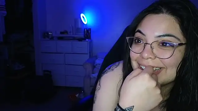 drizzypeach602 online show from February 5, 2025, 3:55 am