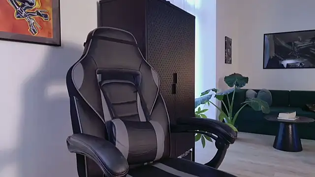 Snapshot of Rubbernina chatting on February 16, 2026, 3:52 pm Rubbernina online show from February 16, 2026, 3:52 pm